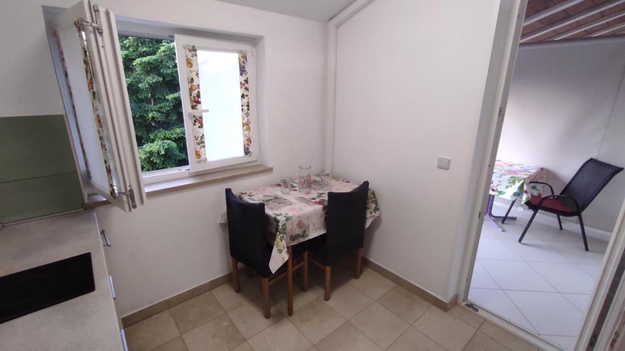 Apartamento App Karmen With Free Parking Poreč Exterior foto
